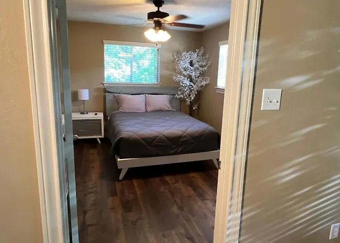 Hideaway - 3 Bedroom Home With Private Pool On Wooded Lot
