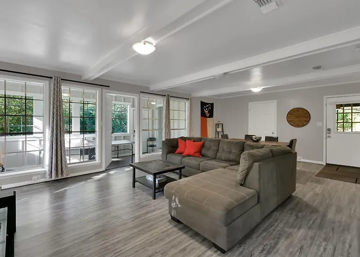 Piney Woods I Ping Pong I By Shsu I Tv I Sleeps 11