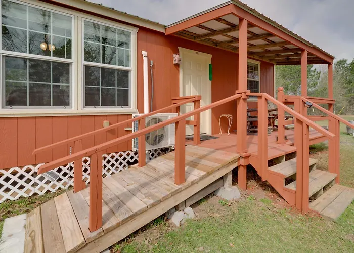 Tranquil Plantersville Cabin: Farm Animals On-Site